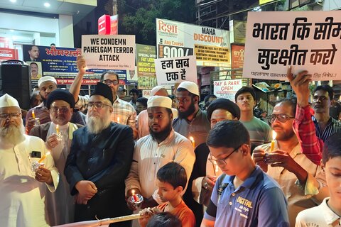 پونہ میں ہوا پہلگام کے شہیدوں کی یاد میں کینڈل مارچ/ اسلام بے گناہ کے قتل کا سخت مخالف ہے، مقررین