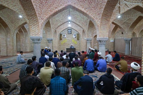 تصاویر | درس اخلاق مدرسه امام صادق(ع)تبریز