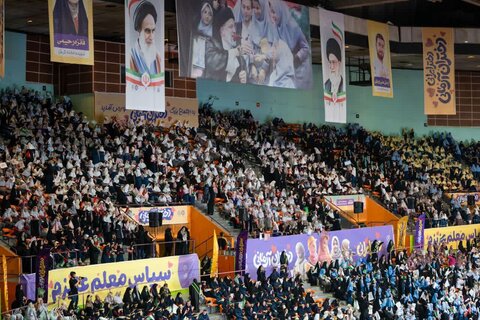 تصاویر مراسم دومین اجتماع «دختران آرمانی» با شعار محوری «دختر ایرانی، دختر آرمانی»