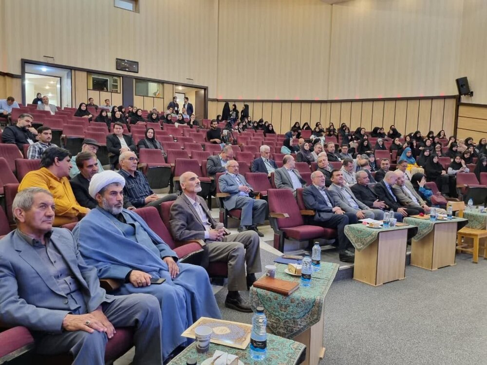 نوزدهمین گردهمایی بین‌المللی انجمن ترویج زبان و ادبیات فارسی در کاشان آغاز شد+ تصاویر