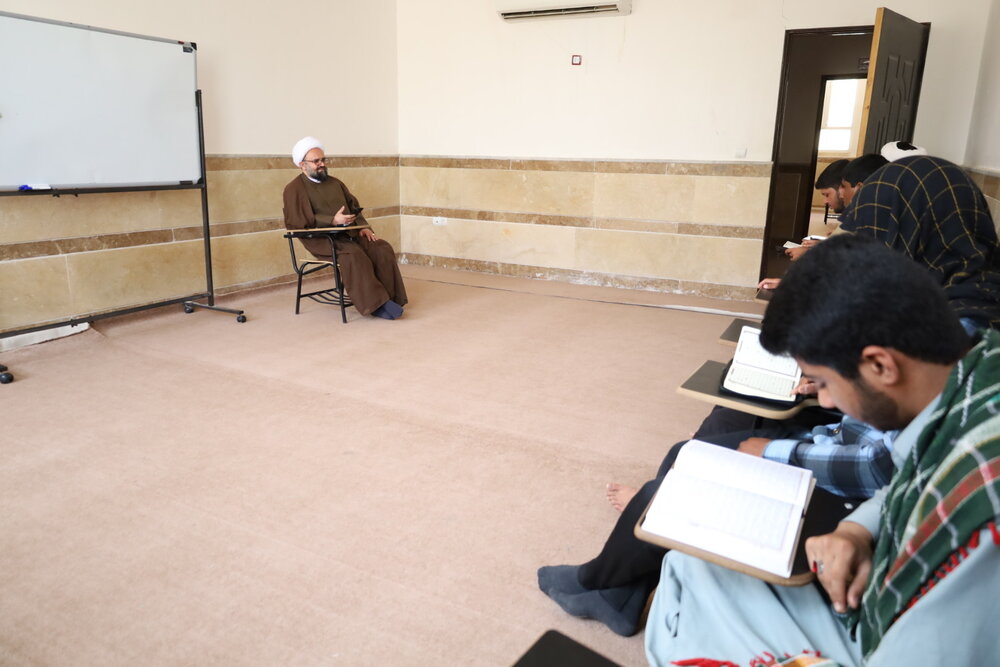 بازدید از مدرسه علمیه بزمان