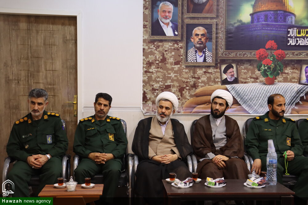 دیدار فرماندهان و مسئولان عقیدتی سیاسی نواحی مقاومت بسیج اهواز و کارون با نماینده ولی فقیه در خوزستان