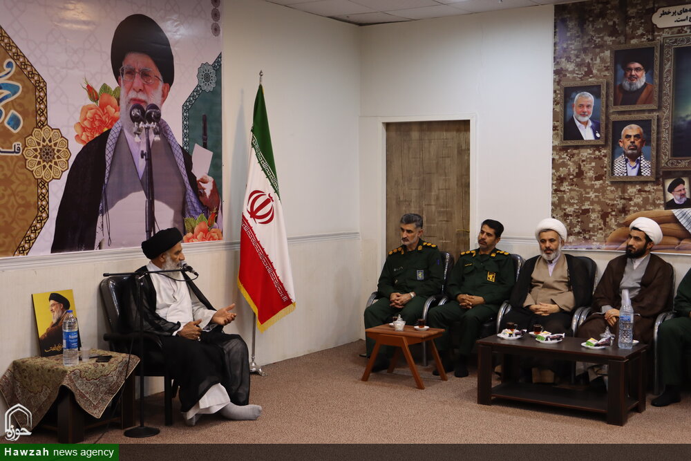 دیدار فرماندهان و مسئولان عقیدتی سیاسی نواحی مقاومت بسیج اهواز و کارون با نماینده ولی فقیه در خوزستان