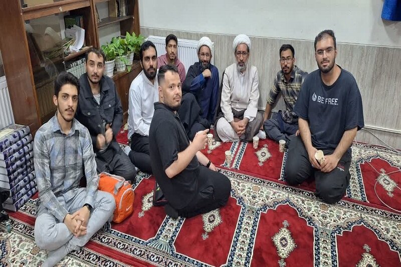 برگزاری هیئت هفتگی انیس النفوس(ع) با حضور دانشجویان بین‌الملل دانشگاه رازی کرمانشاه+تصاویر