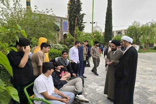 آشنایی دانش‌آموزان کرمانشاهی با فعالیت‌های حوزه‌های علمیه+ تصاویر