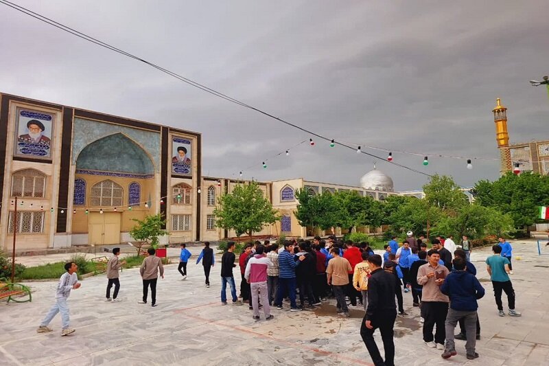 آشنایی دانشآموزان کرمانشاهی با فعالیتهای حوزههای علمیه+ عکس
