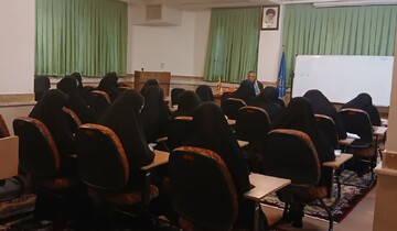 برگزاری نشست فرهنگی بصیرتی با موضوع چالش‌های انقلاب در دوره گذار در خمین