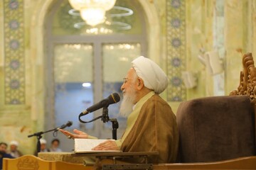 تصاویر/ تجلیل از مقام علمی و اخلاقی آیت الله العظمی جوادی آملی