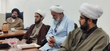 تصاویر/ نشست شورای بسیج آئین یادواره شهدای روحانی مدرسه علمیه آیت‌الله مدنی کاشانی(ره)
