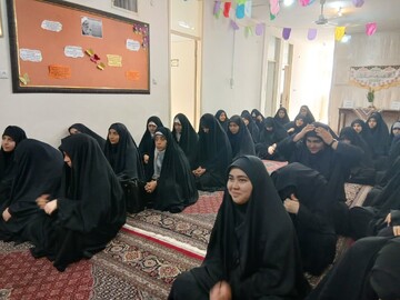 تصاویر/ برگزاری جشن دهه کرامت همراه با خادمیاران رضوی در مدرسه علمیه الهیه ساوه