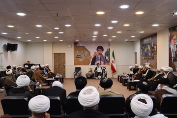 تصاویر/ نشست مساجد ویژه، الگو و فعال اهواز با نماینده ولی فقیه در خوزستان