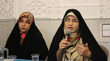 برگزاری محفل شعر «ایوان» در مقبره بانو پروین اعتصامی