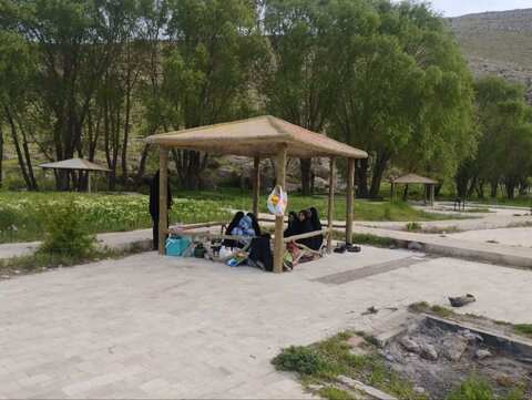 تصاویر/اردوی یک روزه چشمه بلاغ شهرستان شازند ،ویژه دختران مدرسه حضرت زینب سلام الله آستانه