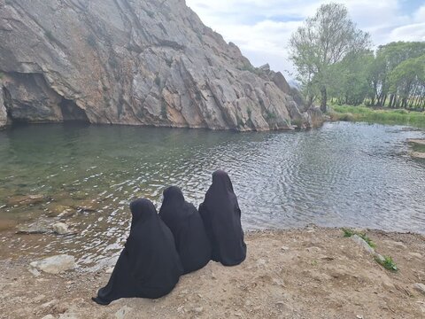 تصاویر/اردوی یک روزه چشمه بلاغ شهرستان شازند ،ویژه دختران مدرسه حضرت زینب سلام الله آستانه