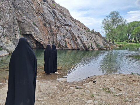 تصاویر/اردوی یک روزه چشمه بلاغ شهرستان شازند ،ویژه دختران مدرسه حضرت زینب سلام الله آستانه