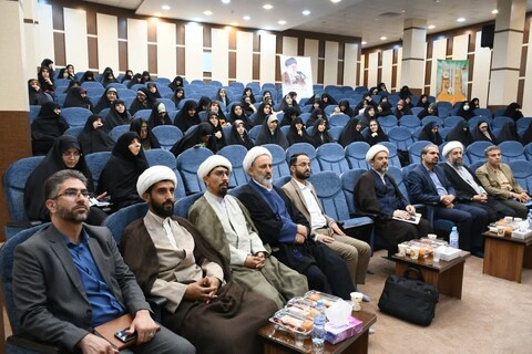 تصاویر/ تجلیل از برگزیدگان جشنواره بانوی کرامت و مسابقه رشد در سمنان