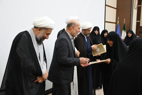 تصاویر/ تجلیل از برگزیدگان جشنواره بانوی کرامت و مسابقه رشد در سمنان