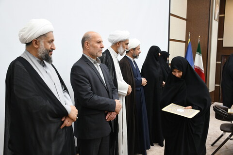 تصاویر/ تجلیل از برگزیدگان جشنواره بانوی کرامت و مسابقه رشد در سمنان