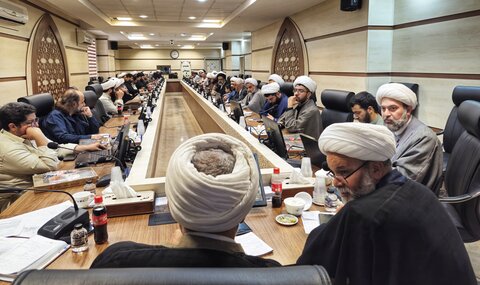 تصاویر/ نشست هم‌اندیشی اساتید فرق و ادیان با معاونت تبلیغ حوزه‌های علمیه کشور