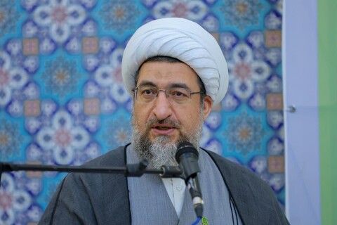 دین کا پیغام منطقی اور محبت کی زبان میں نوجوانوں تک پہنچانا چاہیے