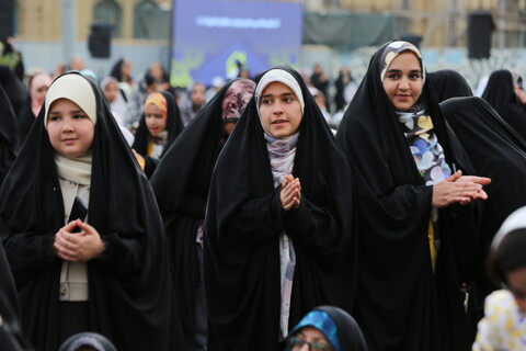 تصاویر / جشن روز دختر در حرم زینبیه اصفهان