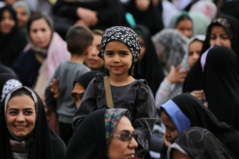 تصاویر / جشن روز دختر در حرم زینبیه اصفهان