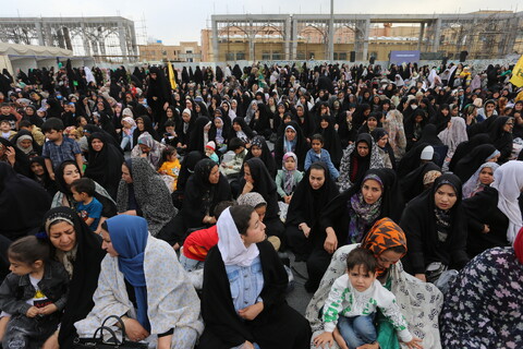 تصاویر / جشن روز دختر در حرم زینبیه اصفهان