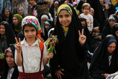 تصاویر / جشن روز دختر در حرم زینبیه اصفهان