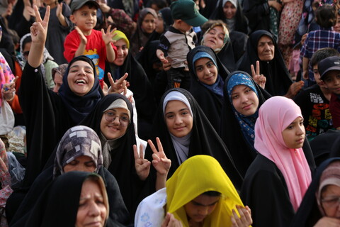 تصاویر / جشن روز دختر در حرم زینبیه اصفهان