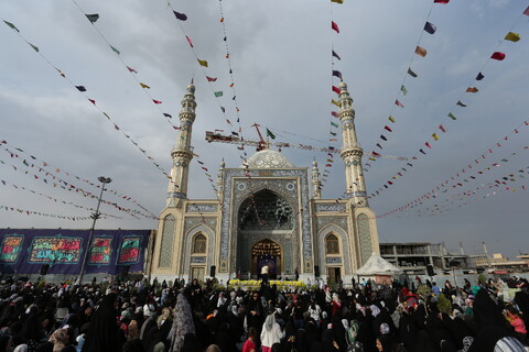 تصاویر / جشن روز دختر در حرم زینبیه اصفهان