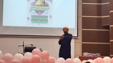 تصاویر/برگزاری جشن ولادت حضرت معصومه (س)و روز دختر در ساوه