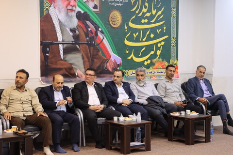 دیدار مدیران دستگاه های تابعه وزارت کار و جامعه کارگری خوزستان با نماینده ولی فقیه