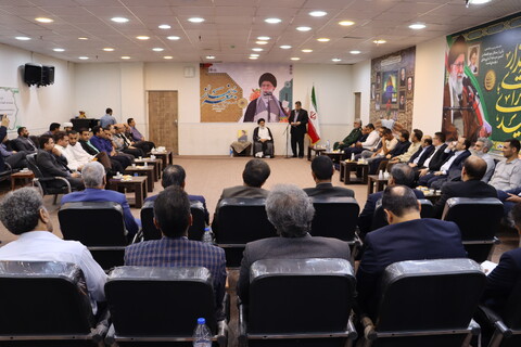 دیدار مدیران دستگاه های تابعه وزارت کار و جامعه کارگری خوزستان با نماینده ولی فقیه