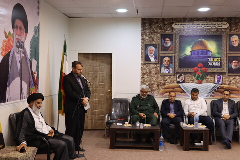 دیدار مدیران دستگاه های تابعه وزارت کار و جامعه کارگری خوزستان با نماینده ولی فقیه