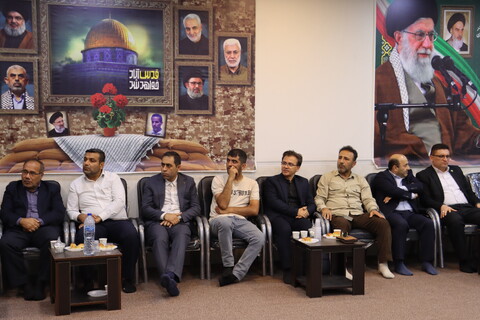 دیدار مدیران دستگاه های تابعه وزارت کار و جامعه کارگری خوزستان با نماینده ولی فقیه