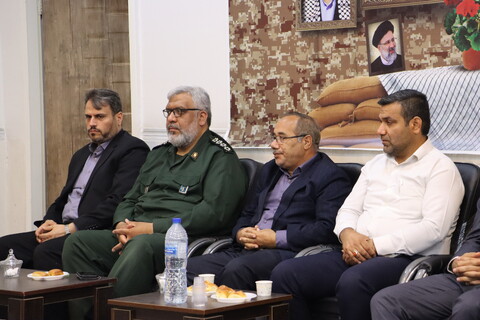 دیدار مدیران دستگاه های تابعه وزارت کار و جامعه کارگری خوزستان با نماینده ولی فقیه