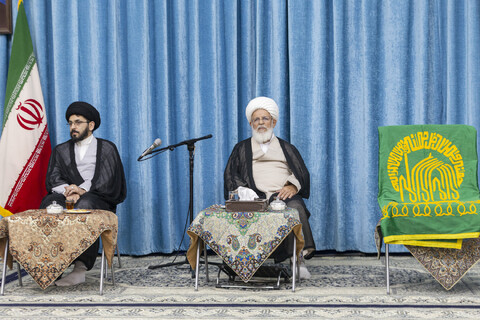 دیدار خادمان کاروان زیر سایه خورشید با امام جمعه یزد