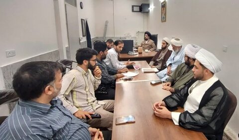 تصاویر/ نشست شورای بسیج آئین یادواره شهدای مدرسه علمیه آیت‌الله مدنی کاشانی(ره)