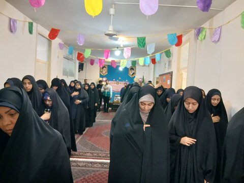 تصاویر/برگزاری جشن دهه کرامت همراه با خادمیاران رضوی در مدرسه علمیه الهیه ساوه