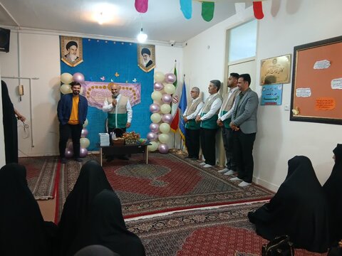 تصاویر/برگزاری جشن دهه کرامت همراه با خادمیاران رضوی در مدرسه علمیه الهیه ساوه