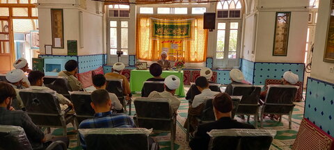 تصاویر/ کرسی آزاداندیشی مدرسه آیت‌الله مدنی کاشانی(ره)