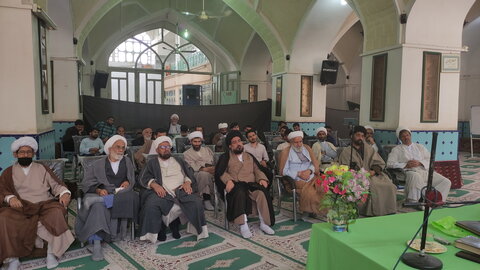 تصاویر/ کرسی آزاداندیشی مدرسه آیت‌الله مدنی کاشانی(ره)