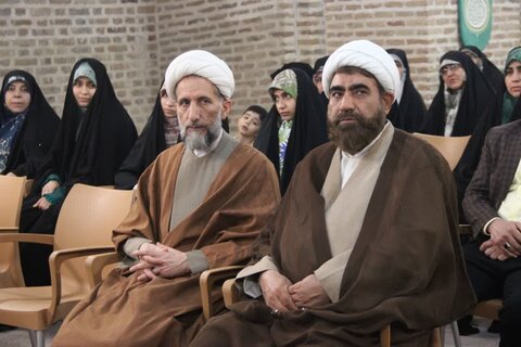 تصاویر / از خادمان برنامه اعتکاف در قزوین تجلیل شد