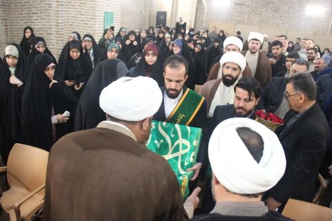 تصاویر / از خادمان برنامه اعتکاف در قزوین تجلیل شد