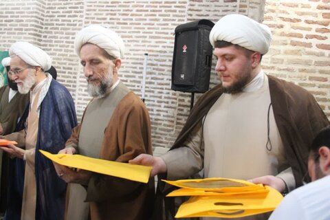 تصاویر / از خادمان برنامه اعتکاف در قزوین تجلیل شد