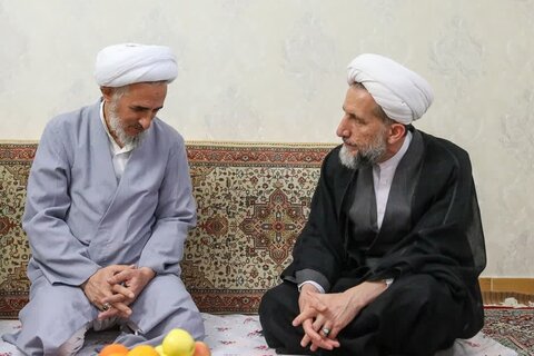 تصاویر / دیدار نماینده ولی‌فقیه در استان قزوین  با معمرین روحانی و اساتید حوزه علمیه قزوین