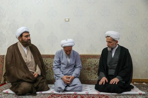 تصاویر / دیدار نماینده ولی‌فقیه در استان قزوین  با معمرین روحانی و اساتید حوزه علمیه قزوین