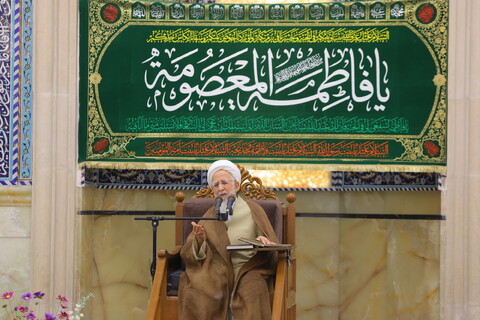 تصاویر / مراسم روز معلم و تقدیر از استاد آیت الله العظمی جوادی آملی