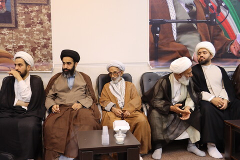 نشست مساجد ویژه، الگو و فعال اهواز با نماینده ولی فقیه در خوزستان