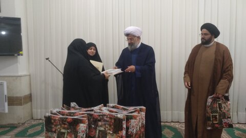 تصاویر/ مراسم تجلیل از مقام شامخ استاد در مدرسه علمیه خواهران خورموج